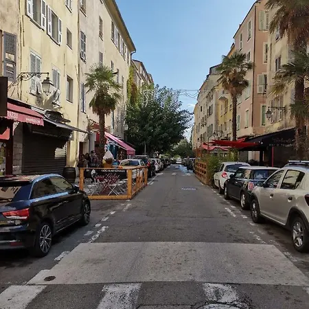 Wifi Studio Climatise Dans Le Centre Historique Apartment